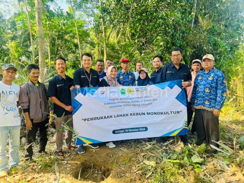 Pembukaan lahan gula aren di Pandeglang. Foto: Eko Supriatno