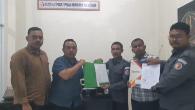 Laporan Tim Advokasi Pendukung Demokrasi ke Bawaslu Kabupaten Serang. Foto: Budi Wahyu Iskandar