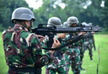 Latihan menembak prajurit Yontankfib 2 Mar. Foto: Ahmad Munawir - Menkav 2 Mar