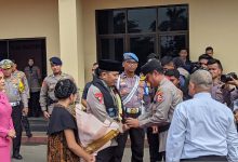 Lepas ambutan Kapolda Banten dari Irjen Pol Rudy H ke Irjen Pol Abdul Karim. Foto: LKBN Antara