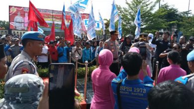 Upacara lepas sambut Kapolres Serang dari AKBP Condro Sasongko ke AKBP Andri Kurniawan. Foto Yono