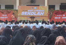 FPL Pasaman Barat dan SMPIT Cahaya Makkah lakukan giat literasi. Foto: M Fadhli