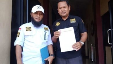 LP2KP Serahkan Dugaan Korupsi Pembangunan Puspemkab Serang ke Kapolda Banten. Foto: Yono