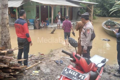 Salah satu rumah yang tedampak banjir di Lebak. Foto Antara