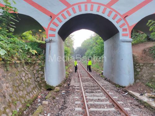 lokasi jembatan KA di Cikeusal. Foto: Yono