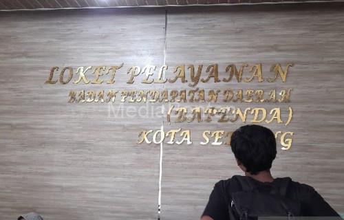 Loket Pelayanan pajak di Kantor Bapenda Kota Serang. Foto: Antara