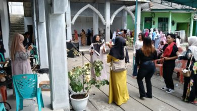 Warga Lopang Indah mengelar acara ramah tamah dan halal bihalal. Foto Yono