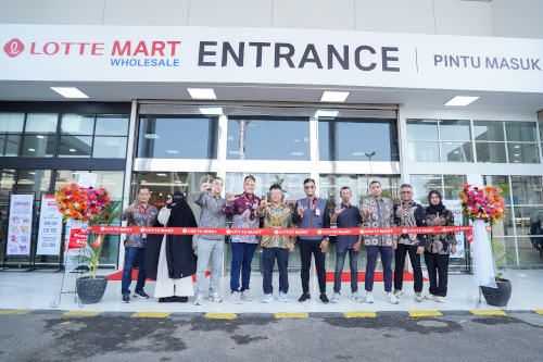 Pembukaan Lotte Mart Wholesole Serang yang menawarkan pengamalan berbelanja yang nyaman dan kuliner. Foto Humas Lotte Mart