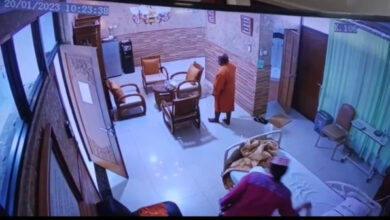 Aktivitas Lukas Enembe terekam CCTV. Foto: Detik.Com