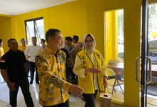 Mad Romli, Bacabup Tangerang dengan Airin Rachmi Diany, Bacagub Banten. Foto: Iqbal Kurnia