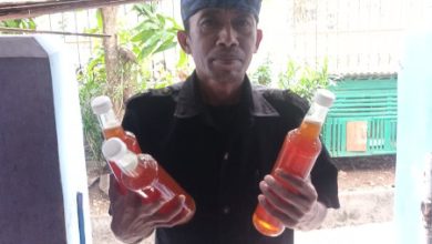 Pemasaran madu hutan Baduy. Foto: LKBN Antara