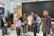 Mahasiswa AMS menemui KPU Kabupaten Serang. Foto: Yono