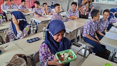 Uji coba pelaksanaan makan bergizi gratis (MBG) di Tangsel. Foto: Antara