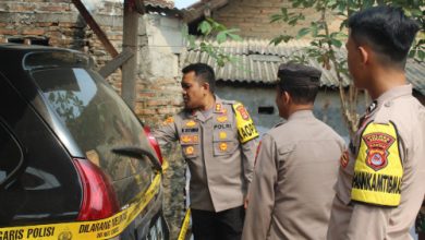 Mobil Daihatsu Xenia ayang akan dicuri kawanan bandit. Foto: Yono