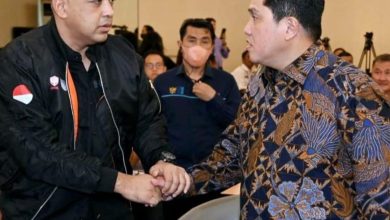 Ahmed Zaki Iskandar bersama Erick Thohir, Ketua Umum PSSI. Foto: Iqbal Kurnia