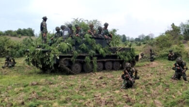 Manuver tank amfibi dalam latihan Siswa Diktukba. Foto: Ahmad Munawir - Menkav 2 Mar