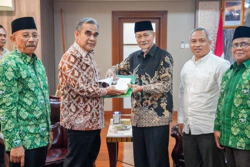 Ketua MPR RI, Ahmad Muzani menerima kunjungan Pengurus Besar Mathlaul Anwar. Foto: Eko Supriatno