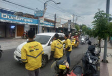 maxim berbagi takjil gratis di sejumlah kota di Indonesia.