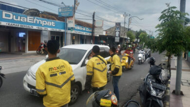 maxim berbagi takjil gratis di sejumlah kota di Indonesia.
