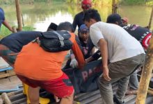Dua anak yang terseret arus Sungai Ciliman ditemukan dalam keadaan meninggal. Foto: Antara