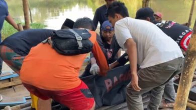 Dua anak yang terseret arus Sungai Ciliman ditemukan dalam keadaan meninggal. Foto: Antara