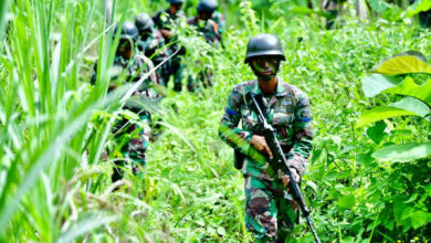 Pelacakan musuh di ketinggian Gedangan, Malang. Foto: Ahmad Munawir - Menkav 2 Mar
