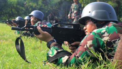 Prajurit Yontankfib 2 Mar latihan menembak. Foto: Ahmad Munawir - Menkav 2 Mar