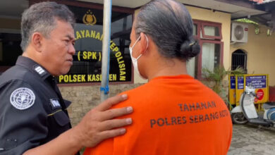 Menipu korban penganiyaan dengan mengaku anggota Mabes Polri. Foto: Yono