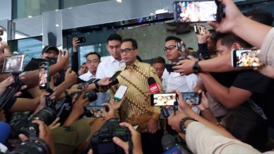 Menhub Budi Karya Sumadi di gedung KPK. Foto: LKBN Antara