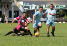 Pertandingan sepak bola antar satuan di Menkav 2 Mar. Foto: Ahmad Munawir - Menkav 2 Mar