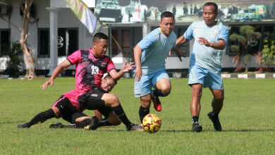 Pertandingan sepak bola antar satuan di Menkav 2 Mar. Foto: Ahmad Munawir - Menkav 2 Mar