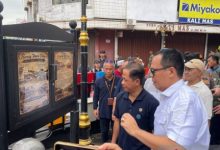 Menteri Lingkungan Hidup, Hanif Nurofiq ditemati Walikota Serang, Budi Rustandi. Foto Antara