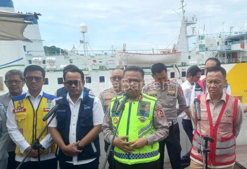 Kunungan Kakorlantas Polri, Irjen Pol Agus Suryo Nugroho ke Pelabuhan Merak. Foto Daeng Yusvin