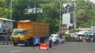Uji coba sistem satu pintu kendaraan masu ke Pelabuhan Merak. Foto Daeng Yussvin