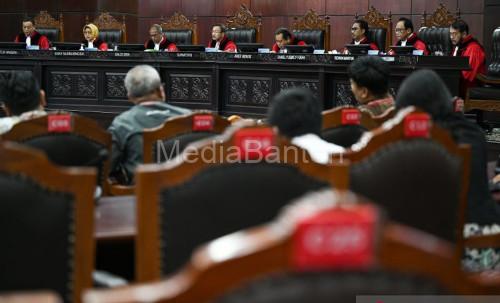 Sidang MK soal anggota polri harus pensiun jika menjabat jabatan sipil. Foto: Antara