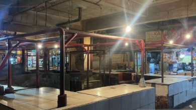 Kios dan los pedagang daging sapi tampak kosong di PIR Serang. Foto Antara