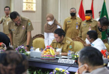 Pj Gubernur Banten, Al Muktabar tandatangani MoU Pembiayaan Pilkada Serentak 2024. Foto: Biro Adpim Banten