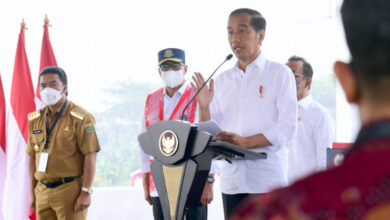 Pj Gubernur Banten, Al Muktabar dampingi Presiden RI, Joko Widodo resmikan jalan tol. Foto: Biro Adpim Banten