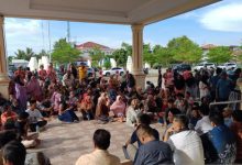 Musyawarah dengan penghuni Bantaran Kali Sukada, Kasemen. foto: Antara