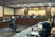 Nadiem Anwar Makarim, mantan Mendikbudikti menjalani sidang dakwaan. Foto Antara