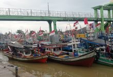 Sekumpulan perahu nelayan yang bersandar di salah satu muara di Lebak. Foto Antara