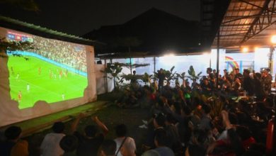 Nonton bareng laga Timnas Indonesia VS Arab Saudi. Foto: Antara