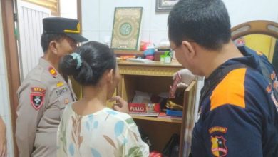 Polisimelakukanolah TKP di Neglasari, Kota Tangerang. Foto Antara