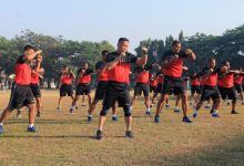 Perwira Menkav 2 Mar berolahraga bersama kuatkan jiwa korsa. Foto: Ahmad Munawir - Menkav 2 Mar.