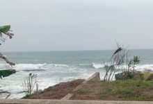 Gelombang tinggi laut di salah satu pantai di Kabupaten Lebak. Foto: Antara