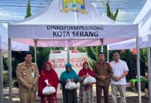 Pemkot Serang gandeng PT ABM, BUMD Pemprov Banten gelar rutin operasi pasar besubsidi. Foto PT ABM