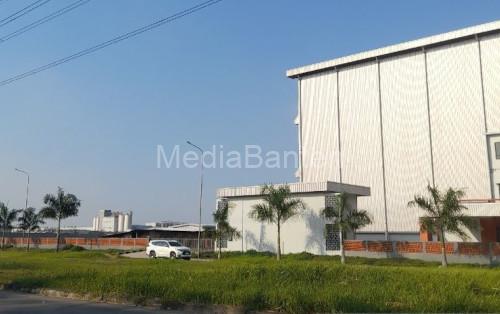 Sebuah pabrik di Kota Serang. Foto: Antara