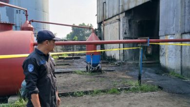 Kementrian LH segel pabrik pengolah limbah B3 tanpa izin di Tangerang. Foto Antara