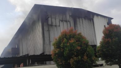 Pabrik peleburan besi di Kabupaten Tangerang. Foto: Antara