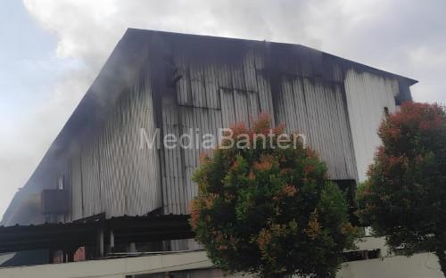 Pabrik peleburan besi di Kabupaten Tangerang. Foto: Antara